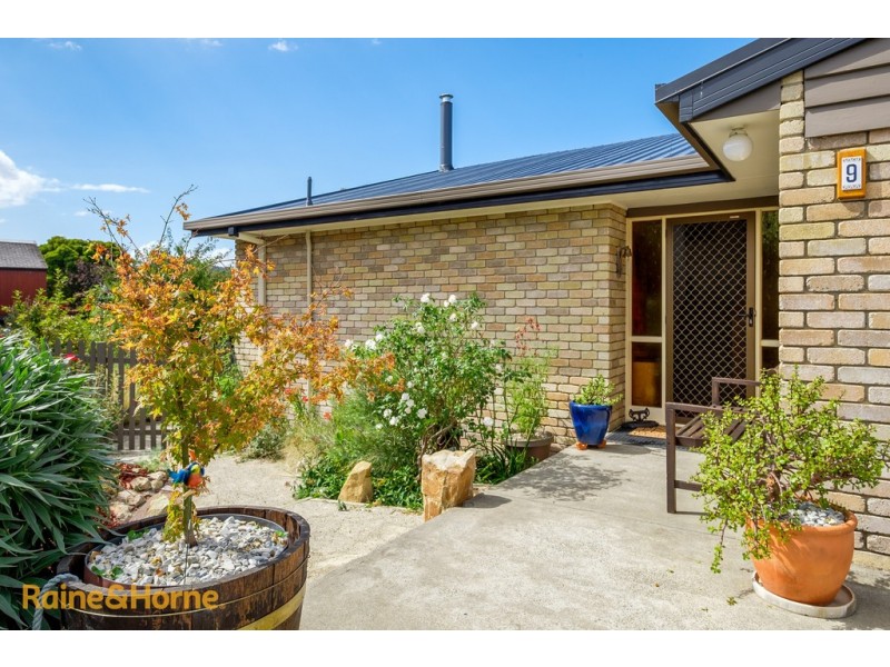 9 NICHOLAS DRIVE, Kingston Beach TAS 7050