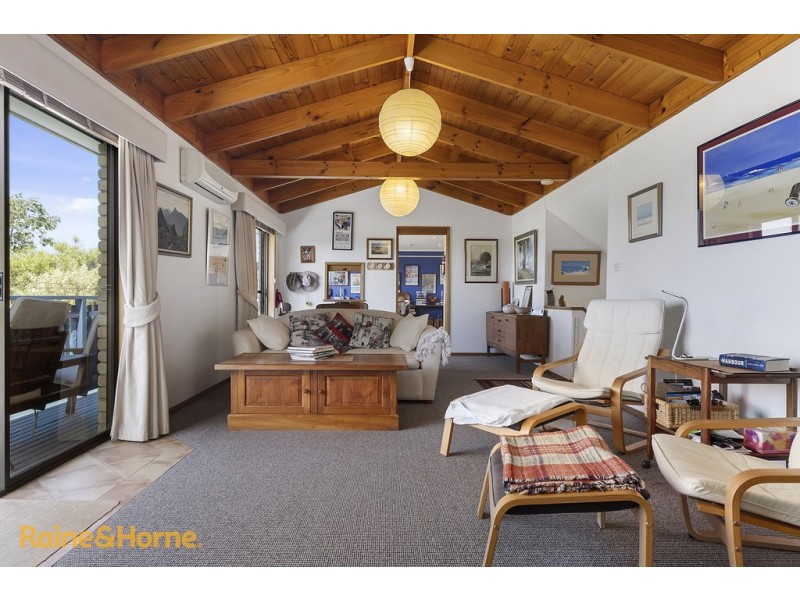 9 NICHOLAS DRIVE, Kingston Beach TAS 7050