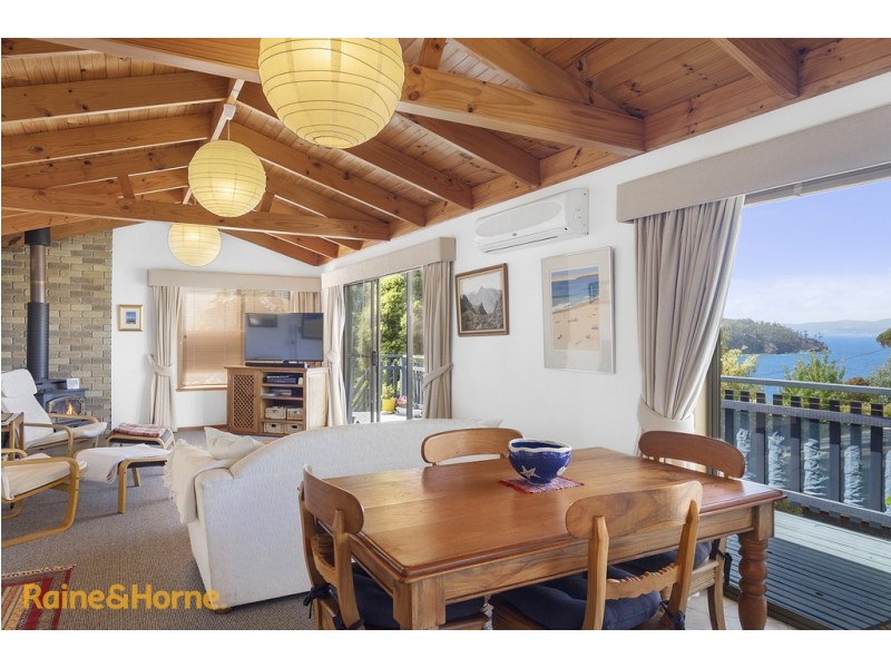 9 NICHOLAS DRIVE, Kingston Beach TAS 7050