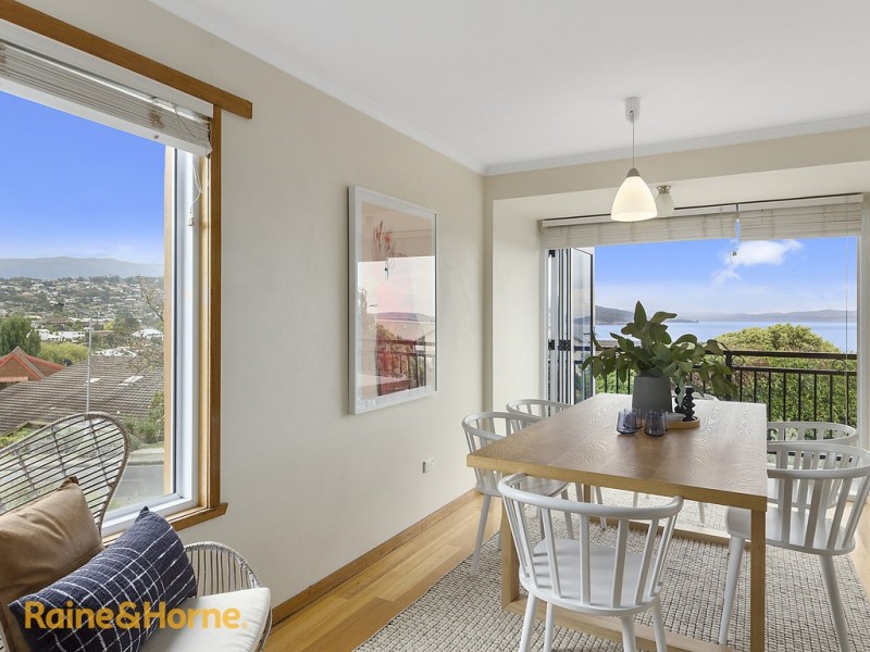 18 Flowerpot Crescent, Blackmans Bay TAS 7052