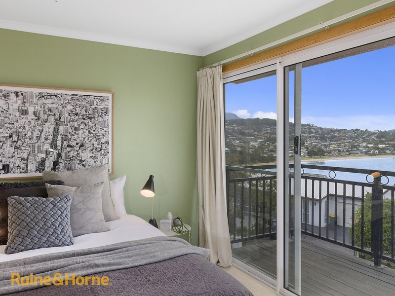 18 Flowerpot Crescent, Blackmans Bay TAS 7052