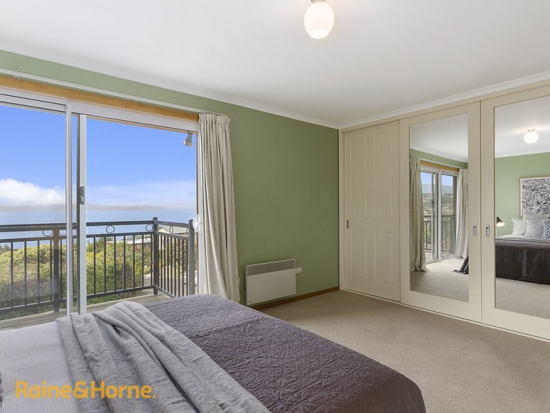 18 Flowerpot Crescent, Blackmans Bay TAS 7052