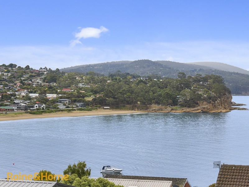18 Flowerpot Crescent, Blackmans Bay TAS 7052
