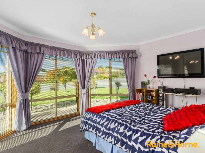 1 Sonnat Drive, Kingston TAS 7050