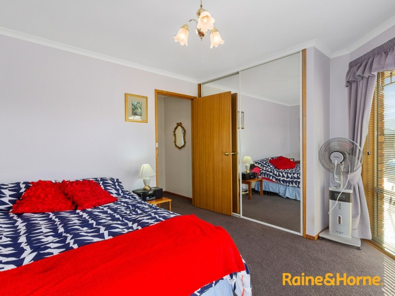 1 Sonnat Drive, Kingston TAS 7050