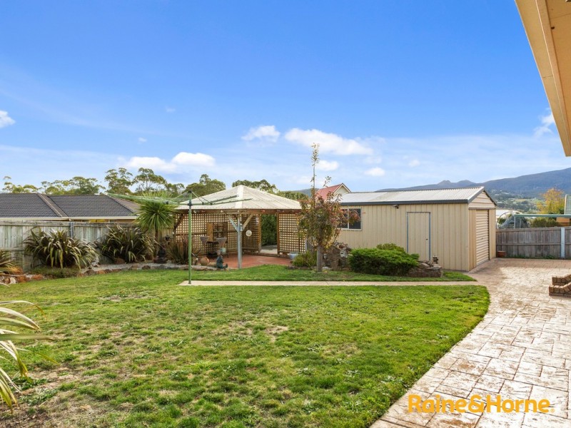 1 Sonnat Drive, Kingston TAS 7050