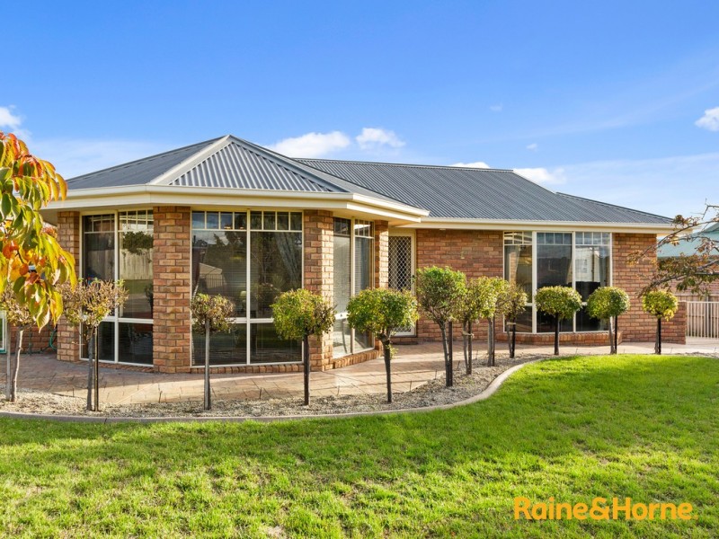 1 Sonnat Drive, Kingston TAS 7050