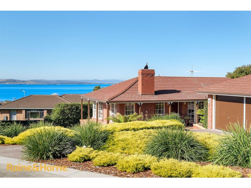 4 Edison Avenue, Blackmans Bay TAS 7052
