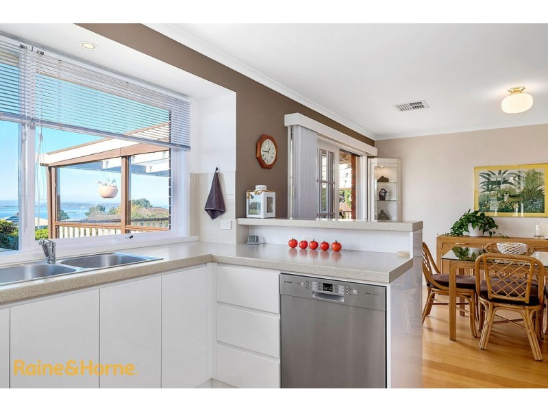 4 Edison Avenue, Blackmans Bay TAS 7052