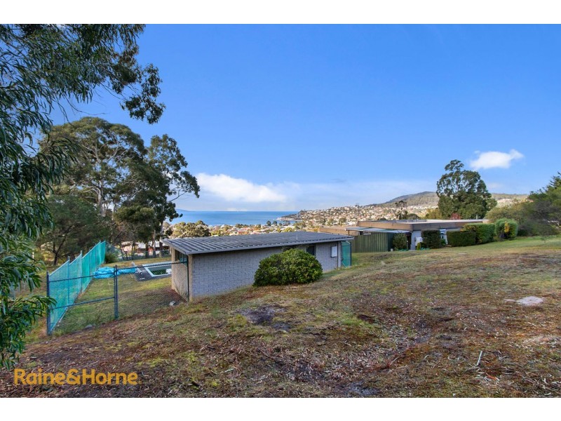 28 Pearl Place, Blackmans Bay TAS 7052