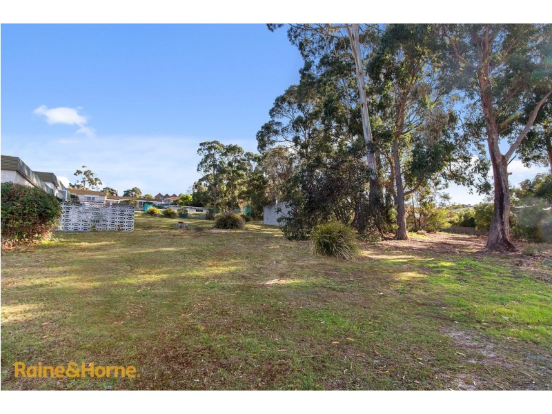28 Pearl Place, Blackmans Bay TAS 7052