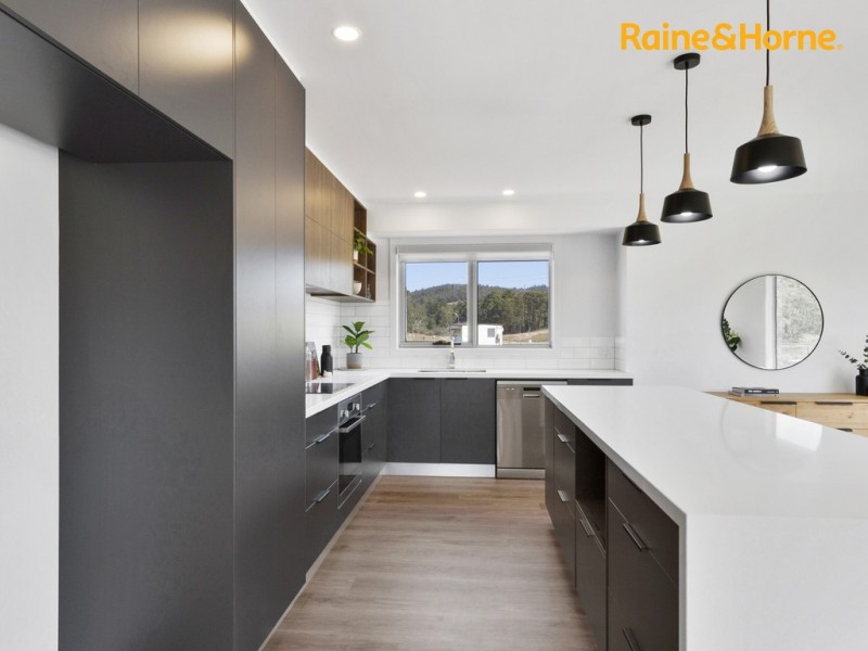 13 Reeves Crescent, Kingston TAS 7050