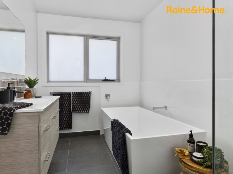 13 Reeves Crescent, Kingston TAS 7050