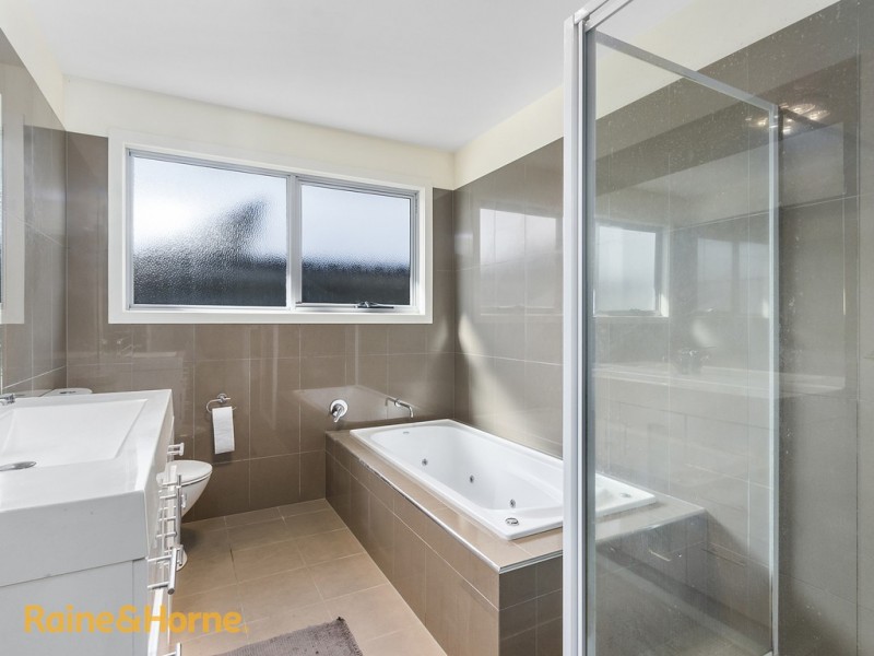 13/10 Dension Street, Kingston TAS 7050