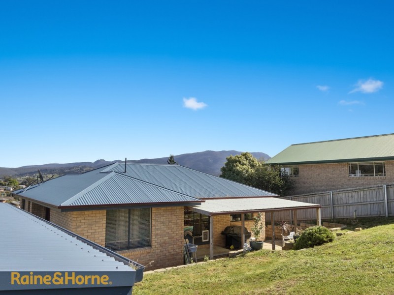 11 Fairview Drive, Kingston TAS 7050