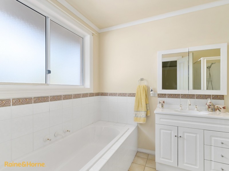 1 Kingfisher Street, Kingston TAS 7050