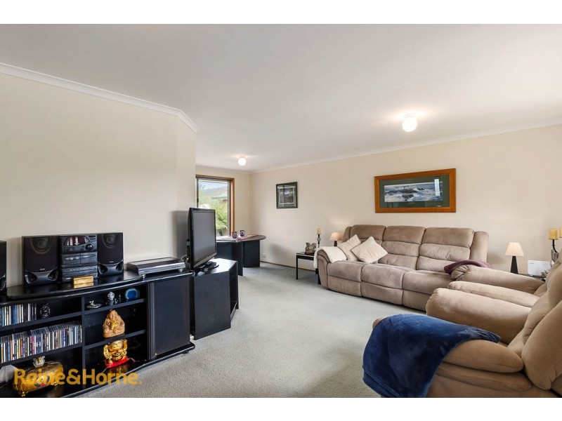 8 Thistle Down, Huntingfield TAS 7055