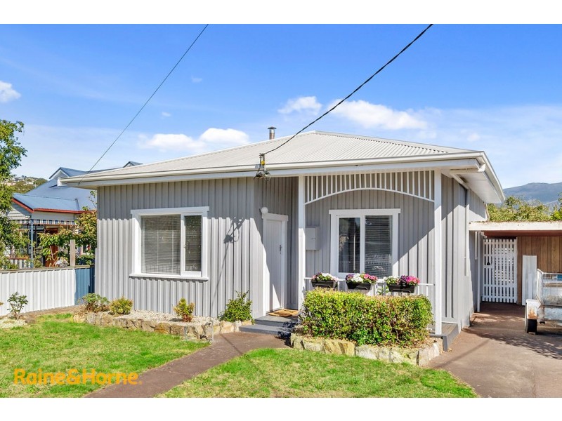 18 Windsor Street, Kingston Beach TAS 7050