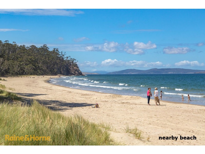 18 Windsor Street, Kingston Beach TAS 7050