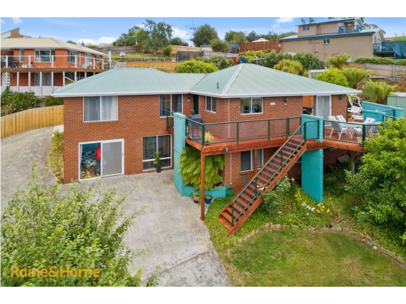 5 Coral Place, Blackmans Bay TAS 7052