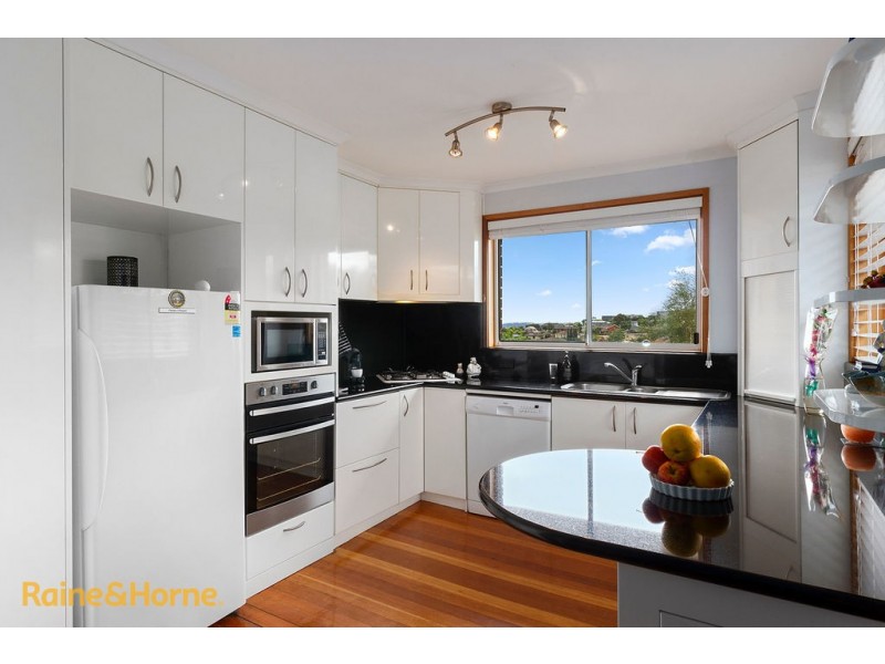 5 Coral Place, Blackmans Bay TAS 7052