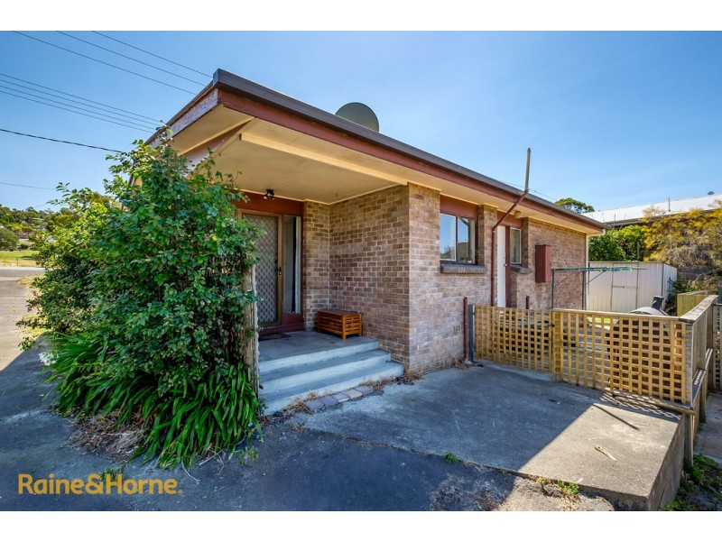1/158 Roslyn Avenue, Blackmans Bay TAS 7052