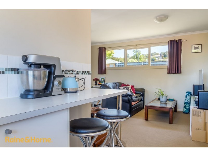 1/158 Roslyn Avenue, Blackmans Bay TAS 7052