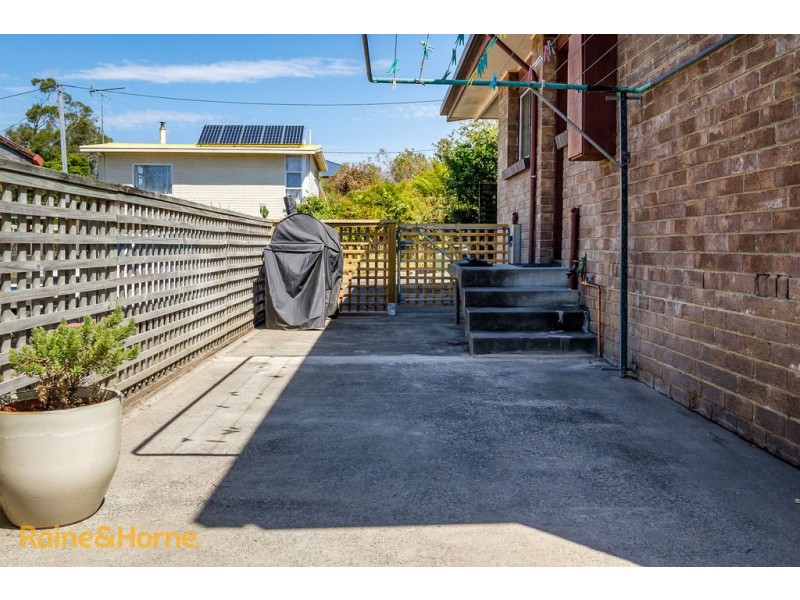 1/158 Roslyn Avenue, Blackmans Bay TAS 7052