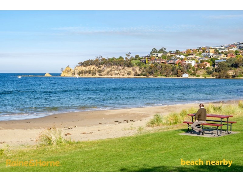1/158 Roslyn Avenue, Blackmans Bay TAS 7052