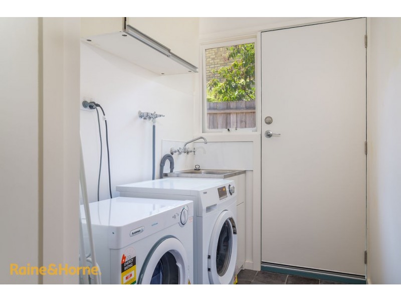 2/158 Roslyn Avenue, Blackmans Bay TAS 7052