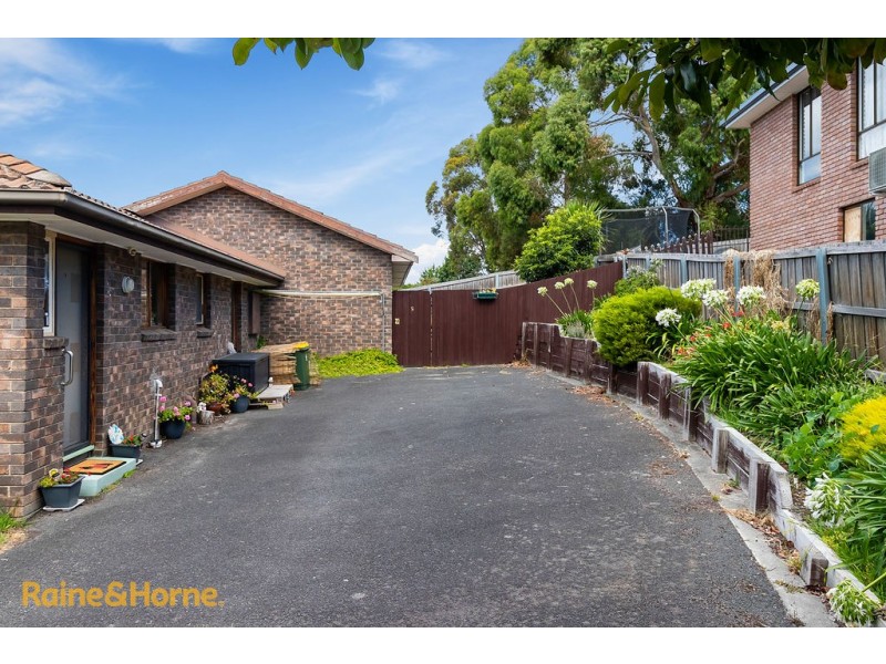 2/13 Diamond Drive, Blackmans Bay TAS 7052
