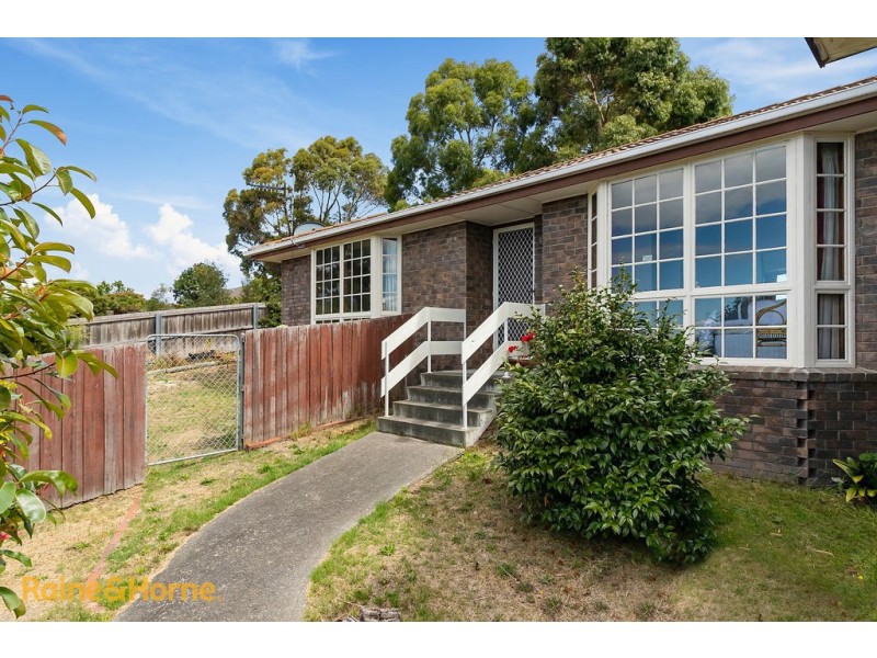 2/13 Diamond Drive, Blackmans Bay TAS 7052
