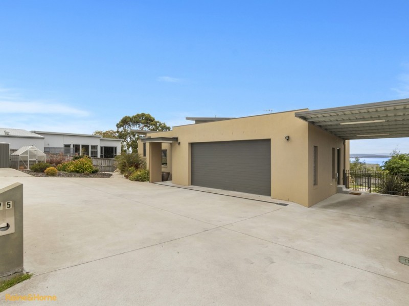75 Burwood Drive, Blackmans Bay TAS 7052