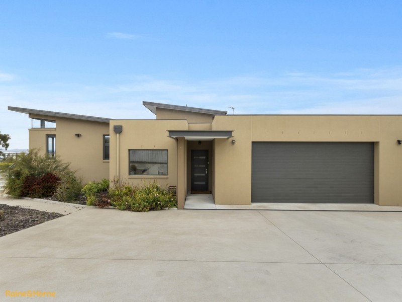 75 Burwood Drive, Blackmans Bay TAS 7052