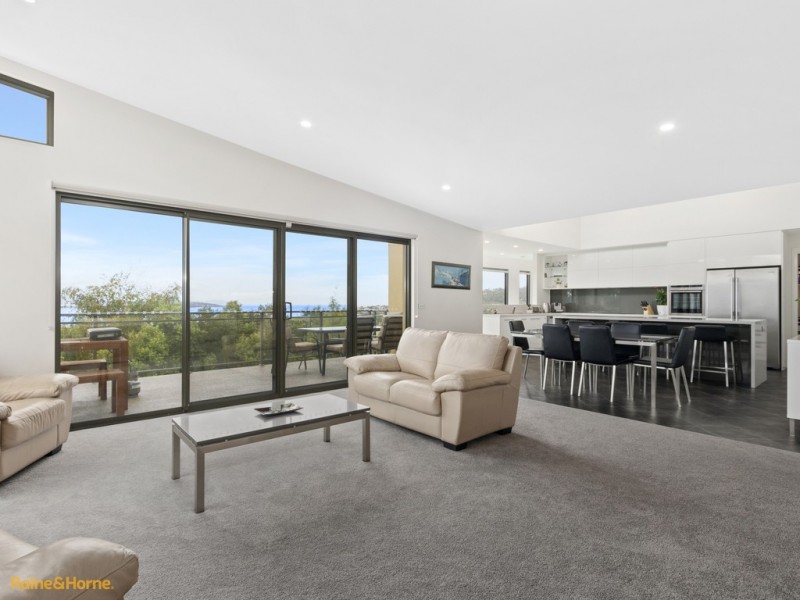 75 Burwood Drive, Blackmans Bay TAS 7052