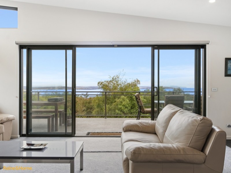 75 Burwood Drive, Blackmans Bay TAS 7052