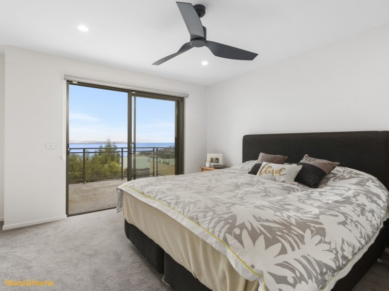 75 Burwood Drive, Blackmans Bay TAS 7052