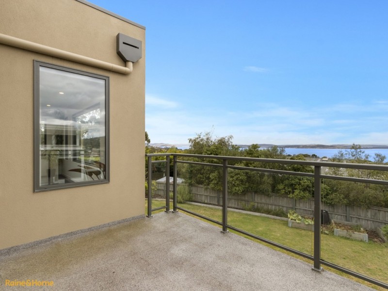 75 Burwood Drive, Blackmans Bay TAS 7052