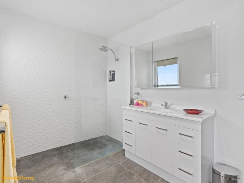 75 Burwood Drive, Blackmans Bay TAS 7052