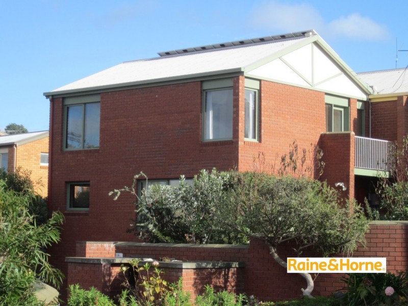 18/9 Pearsall Avenue, Blackmans Bay TAS 7052