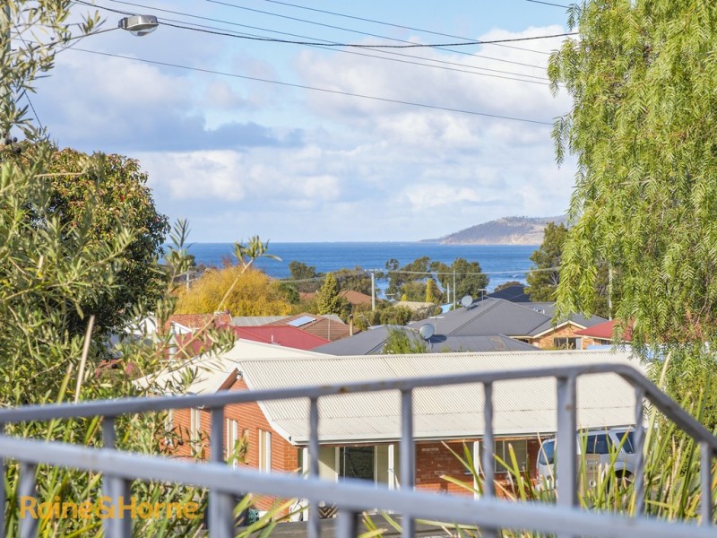 169 Roslyn Avenue, Blackmans Bay TAS 7052