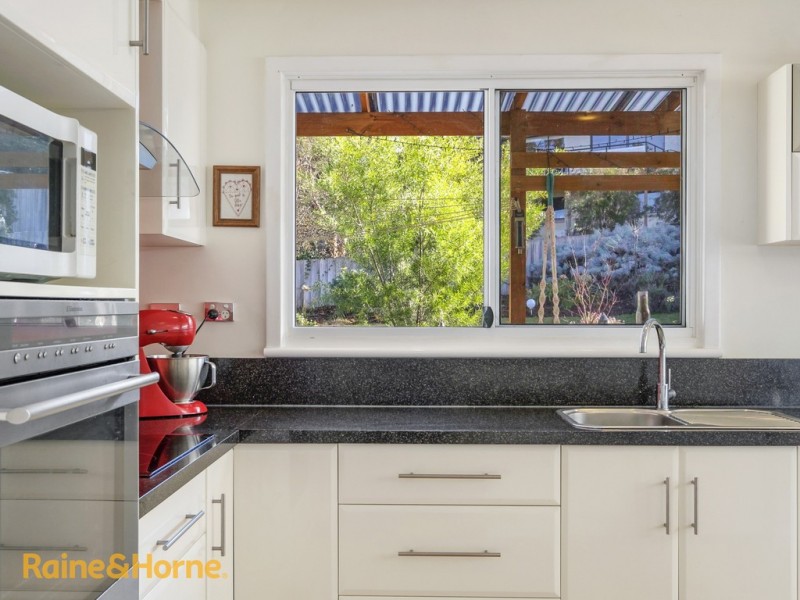 169 Roslyn Avenue, Blackmans Bay TAS 7052