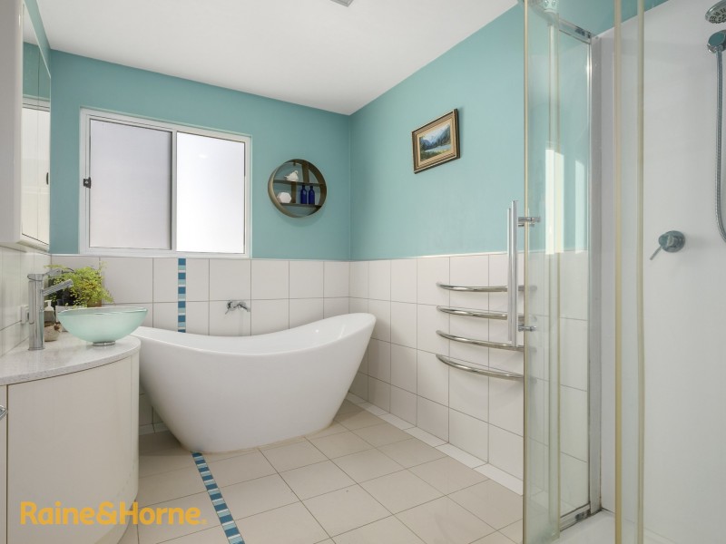 169 Roslyn Avenue, Blackmans Bay TAS 7052