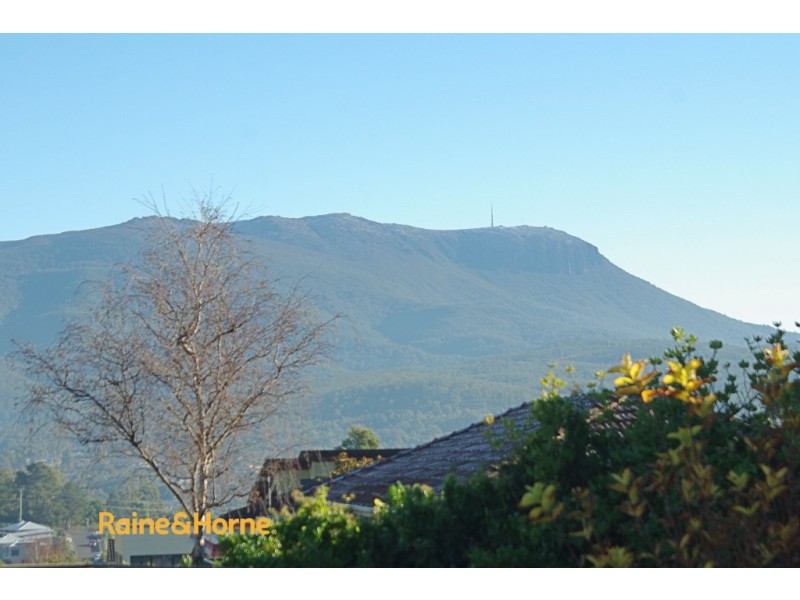 1/20 and 2/20 Ferguson Court, Kingston TAS 7050