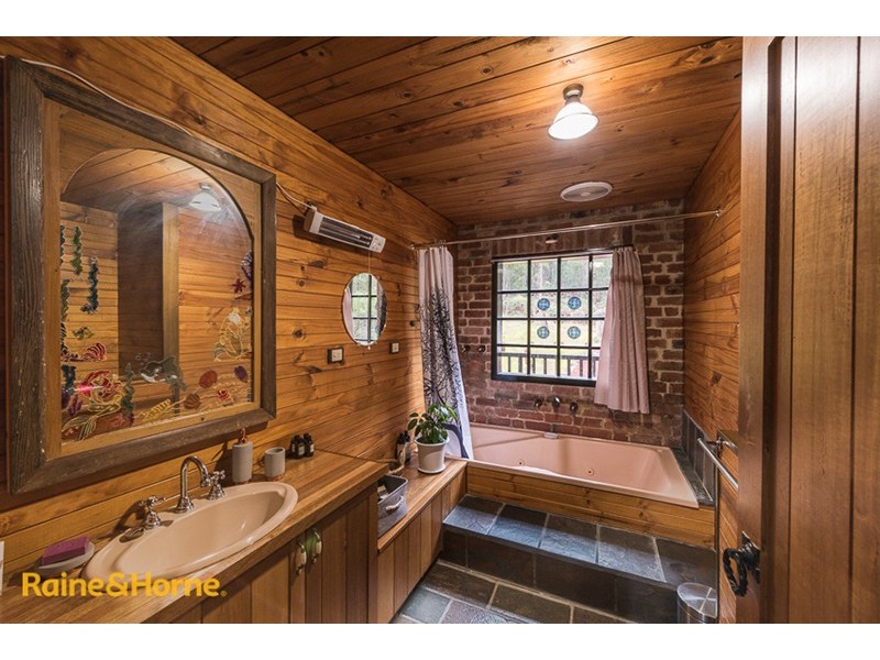 80 Cades Drive, Kingston TAS 7050