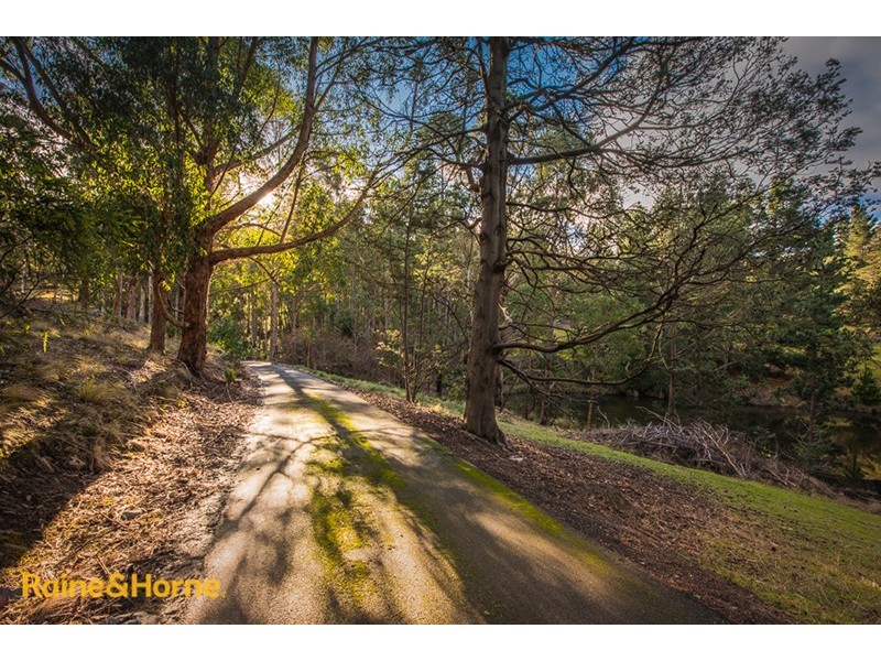 80 Cades Drive, Kingston TAS 7050