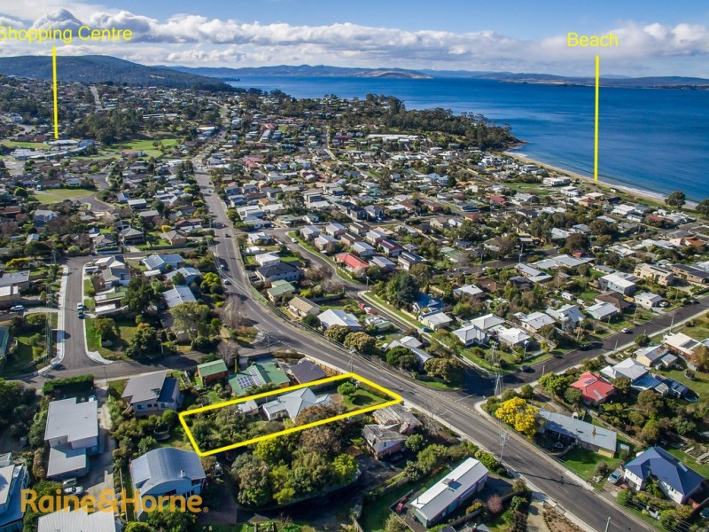247 Roslyn Avenue, Blackmans Bay TAS 7052