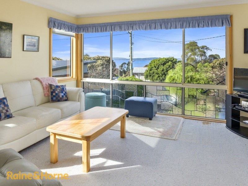 247 Roslyn Avenue, Blackmans Bay TAS 7052