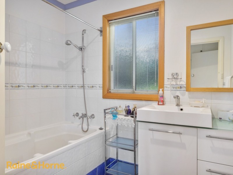 247 Roslyn Avenue, Blackmans Bay TAS 7052