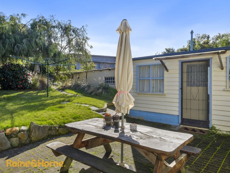 247 Roslyn Avenue, Blackmans Bay TAS 7052